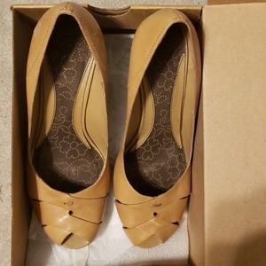 Kenneth Cole Reaction Wedge Shoes